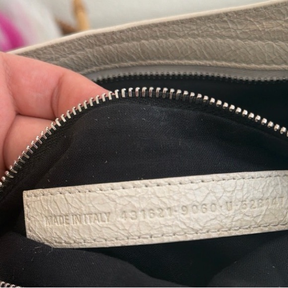 Balenciaga White Leather Graffiti city bag - Picture 7 of 8